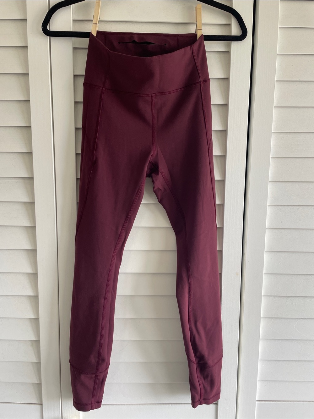 Lululemon In Movement Tight 7/8 in Garnet